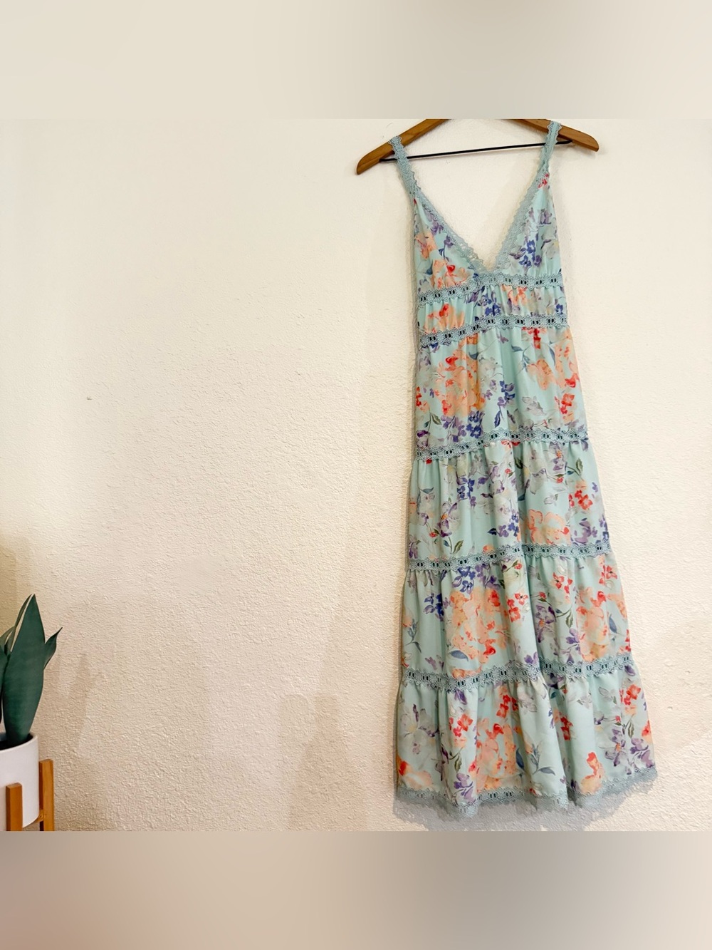 Alice + Olivia Karolina Crochet Floral Blue dress - Picture 5 of 16